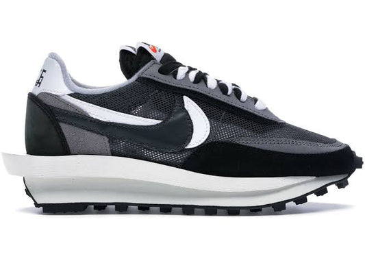 Nike Waffle Sacai Black - Volt Kickz