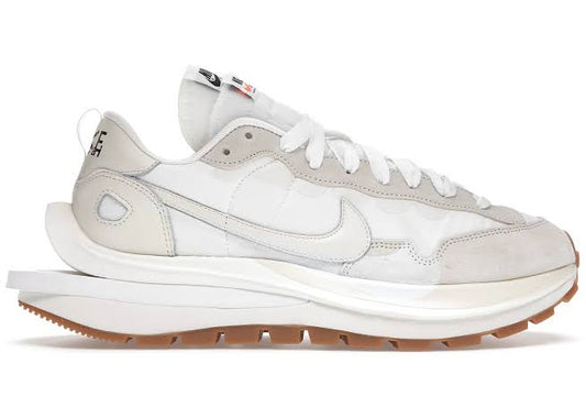 Nike Vaporwaffle Sacai Sail Gum - Volt Kickz