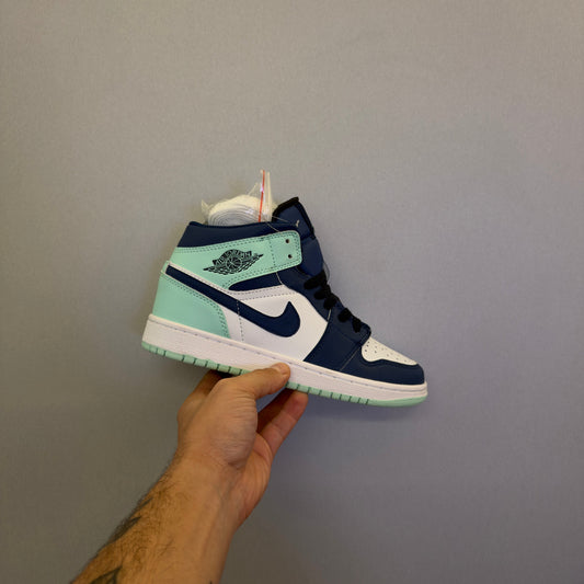 Jordan 1 Mid Blue Tint (Pronta Entrega) - Volt Kickz